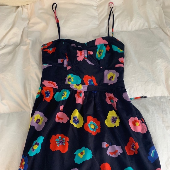 American Eagle Outfitters Dresses & Skirts - Cute floral American Eagle dress American Eagle Outfitters Dresses & Skirts - Cute floral American Eagle dress